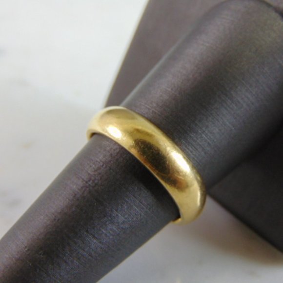 Mens or Womens Estate 18K Gold Novell Wedding Band Ring 8.5g E4102